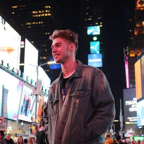 Meet your Posher, Calvin - Picture 5 of 5